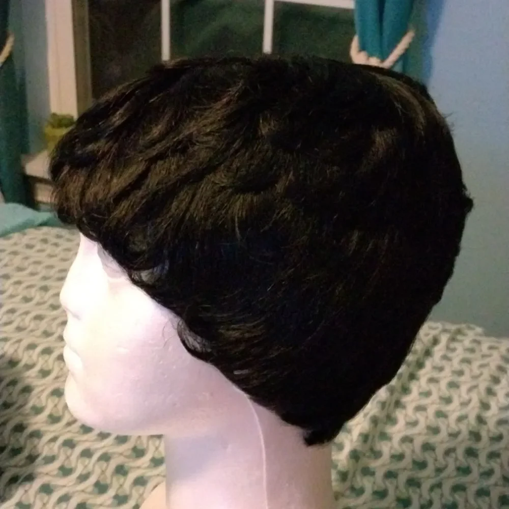 Nwt Vrz Beauty black Wig and Wig Cap. Short Pixy Cut.